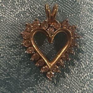 Elegant Gold Heart Pendant with diamonds